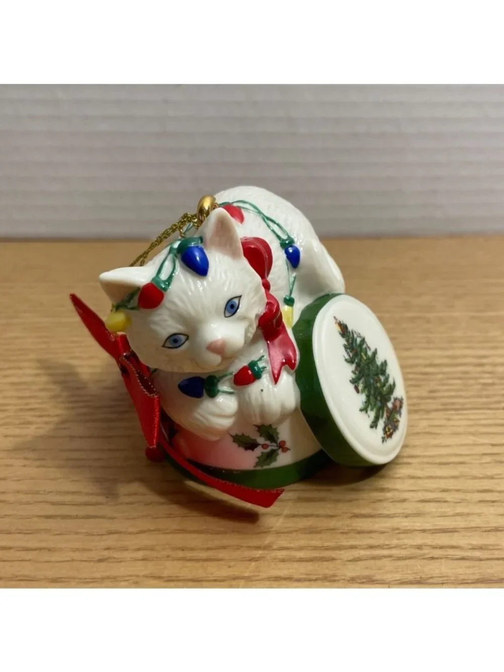 Spode Christmas Tree Cat Kitty Ornament w Lights and Red Bow Ceramic 3.5 Inches